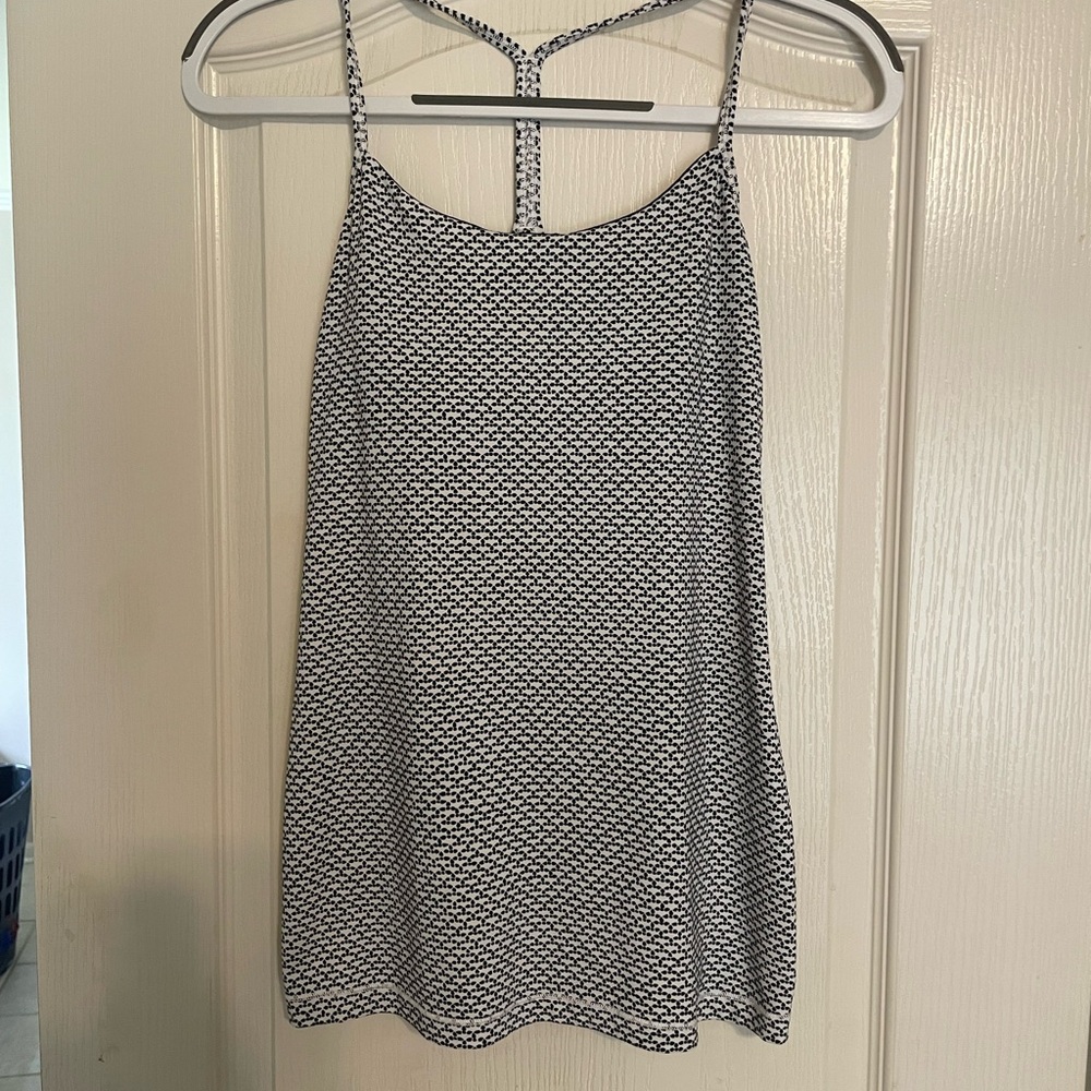 Barely worn, size is either M or L, shelf bra